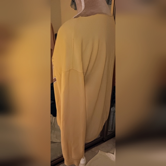 AC/DC ~ Yellow 1979 World Tour Cut-Neck Oversized Sweatshirt XS - Picture 3 of 9